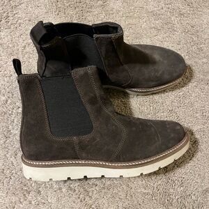 Women’s Brown Chelsea Boots